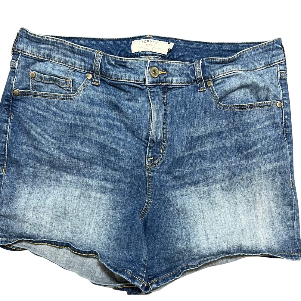 Torrid Denim First At Fit Women Size 20 Blue Medium Wash Stretch Jean Shorts